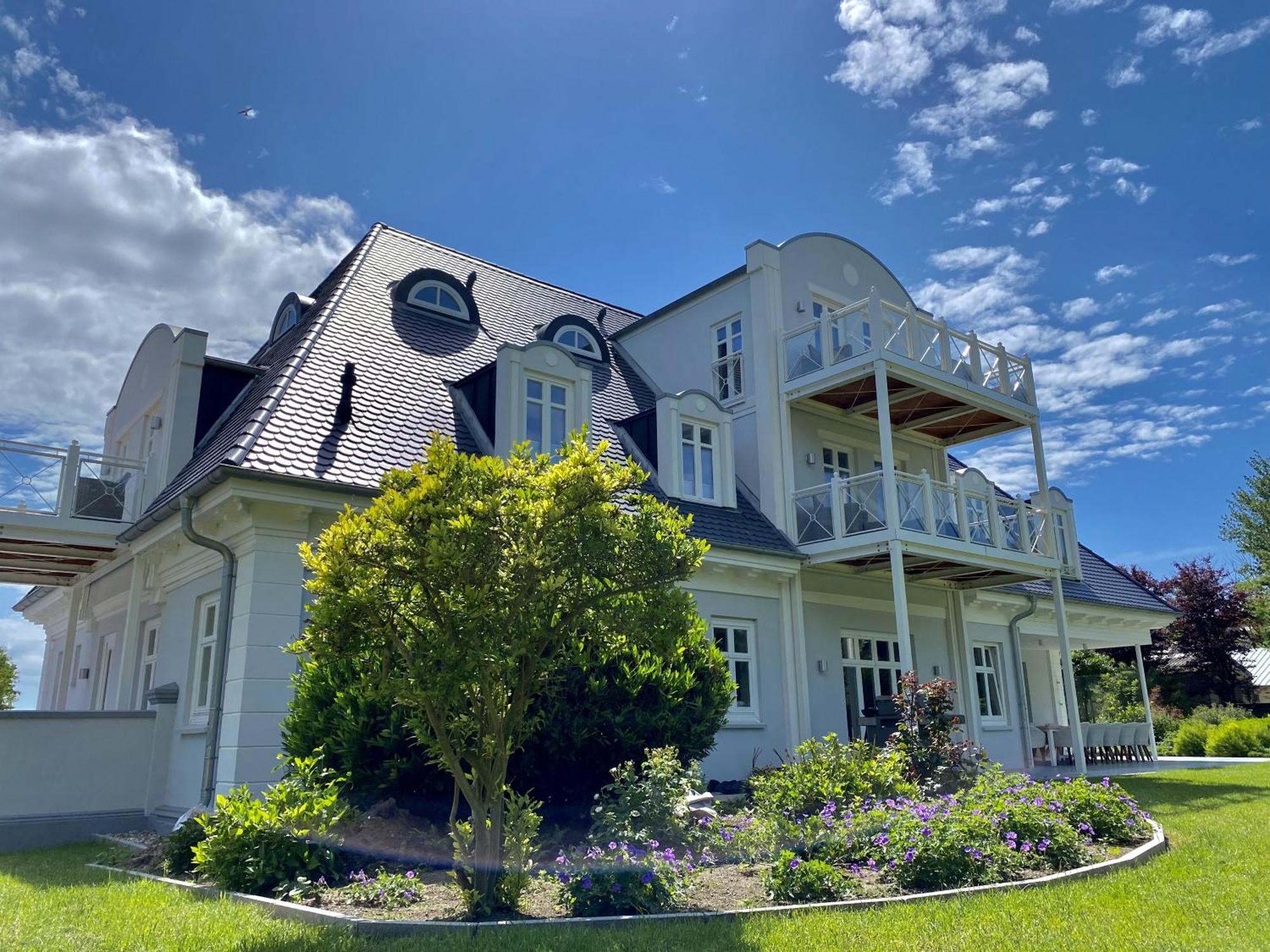 Landhaus Luetjenhof Hotel โกรสเซนโบรเดอ ภายนอก รูปภาพ