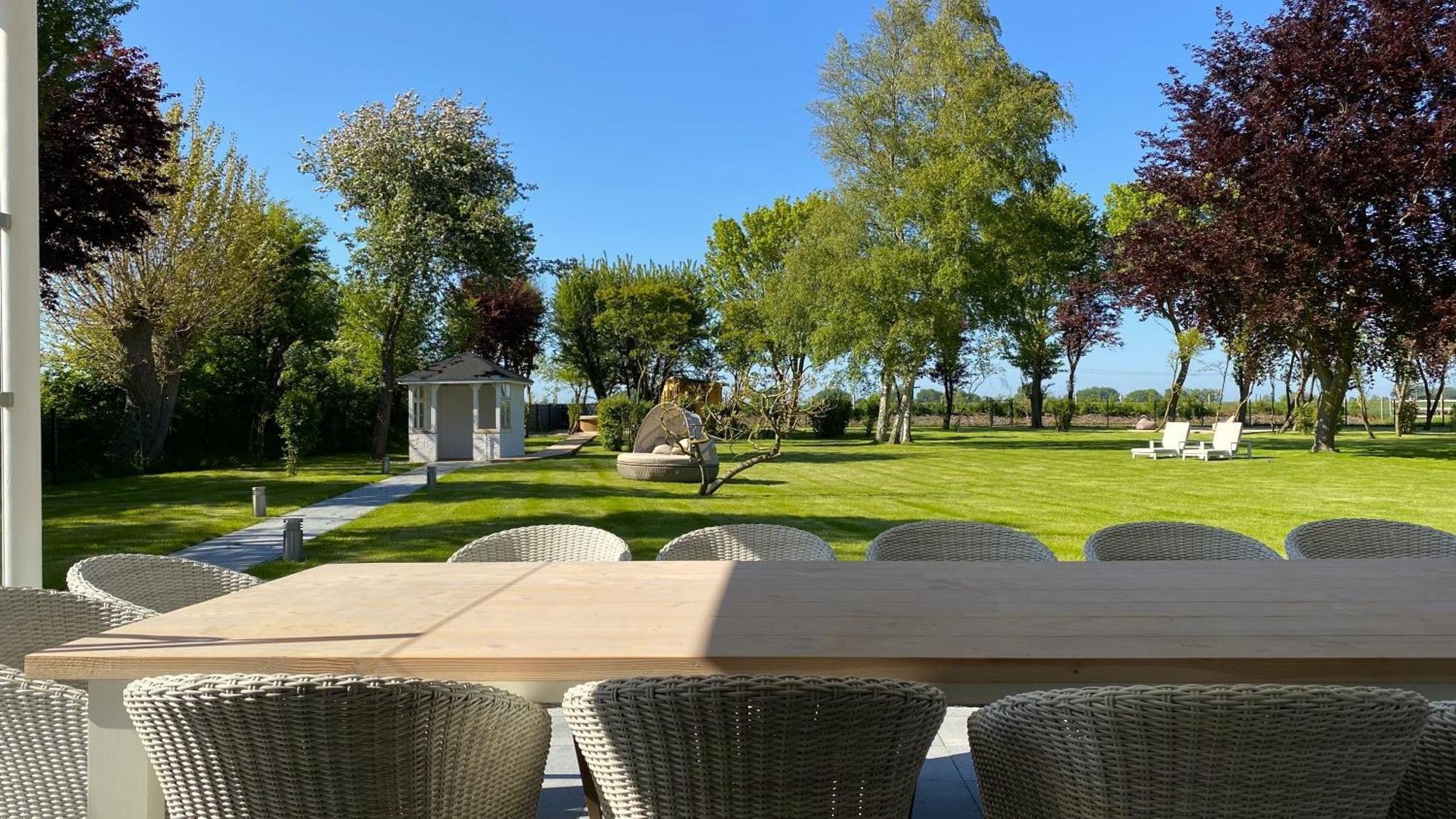 Landhaus Luetjenhof Hotel โกรสเซนโบรเดอ ภายนอก รูปภาพ