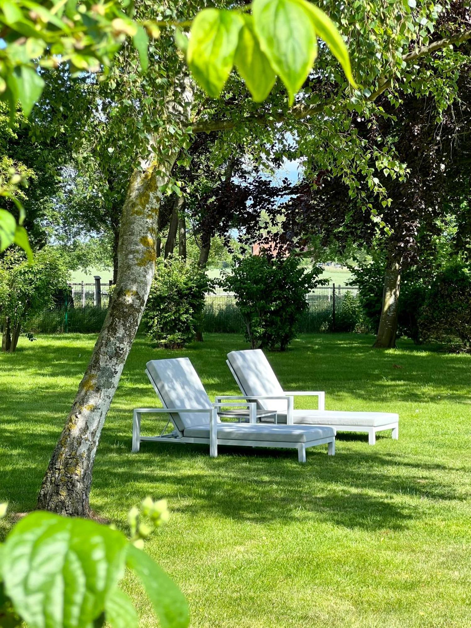 Landhaus Luetjenhof Hotel โกรสเซนโบรเดอ ภายนอก รูปภาพ