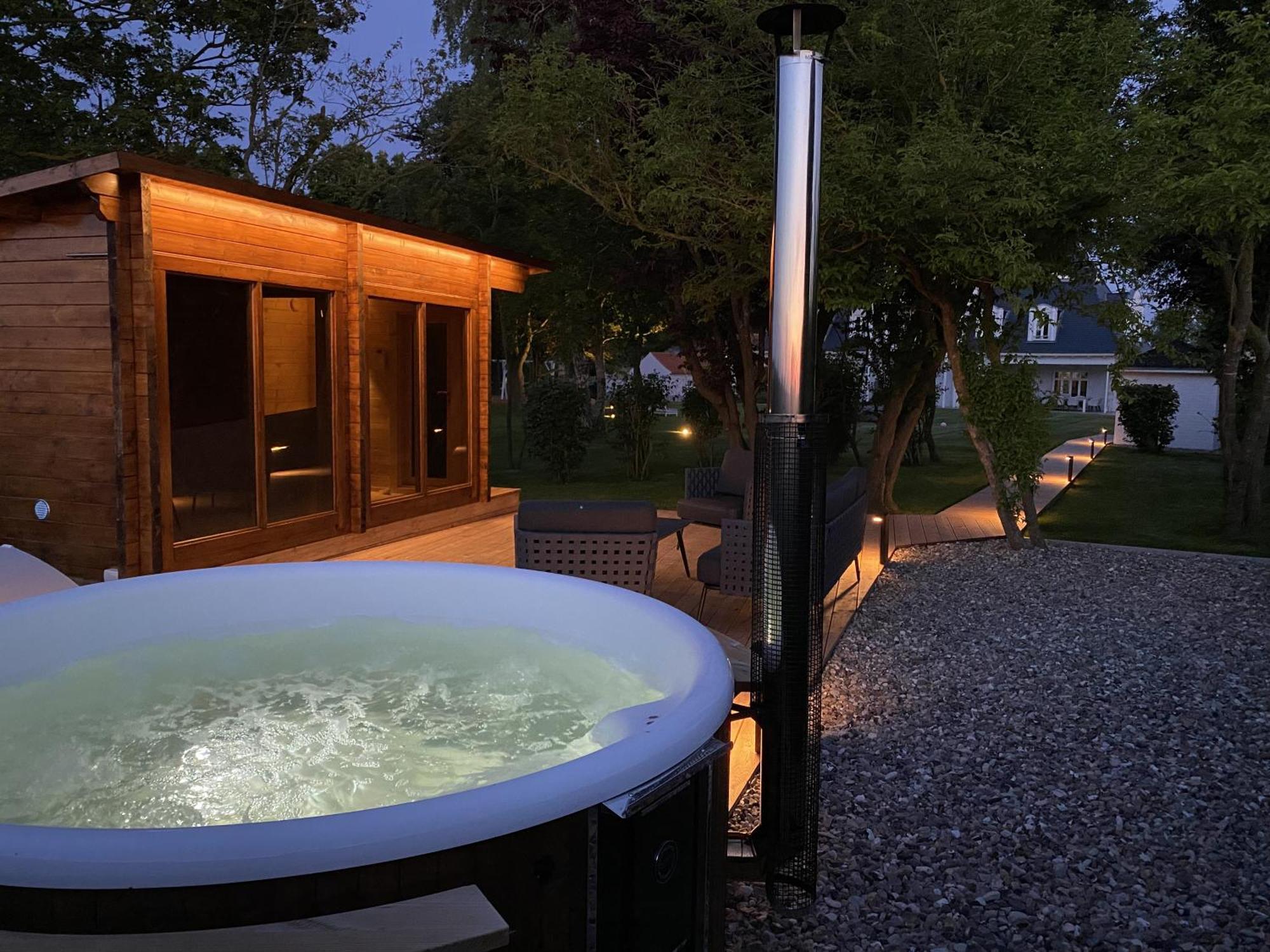 Landhaus Luetjenhof Hotel โกรสเซนโบรเดอ ภายนอก รูปภาพ
